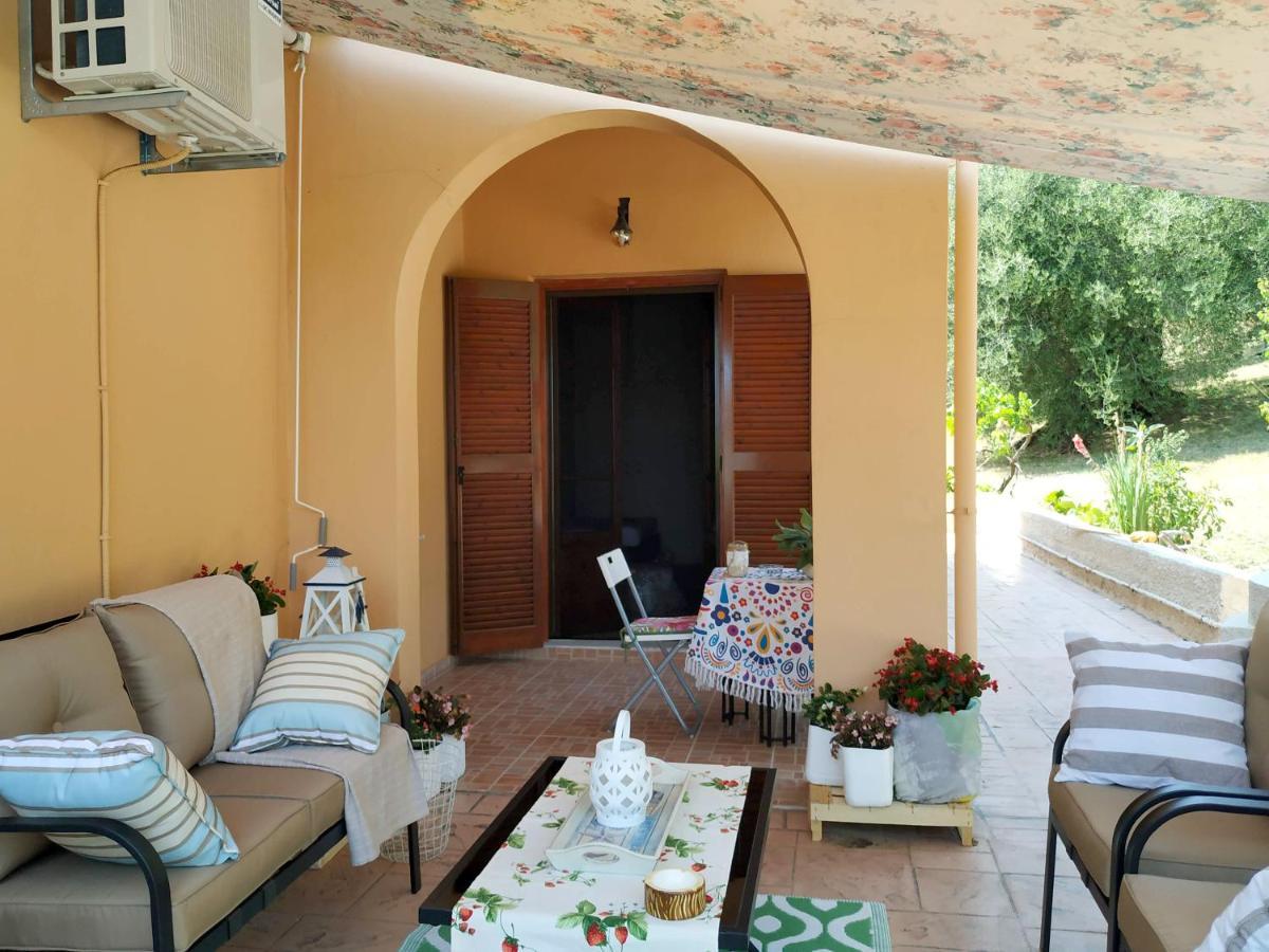 Family Holiday Apartment With Garden & Bbq Velonádes Exterior foto