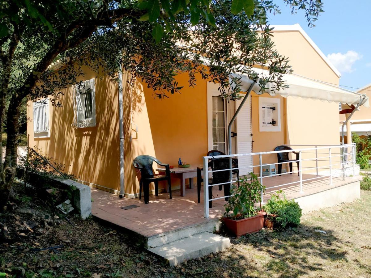 Family Holiday Apartment With Garden & Bbq Velonádes Exterior foto