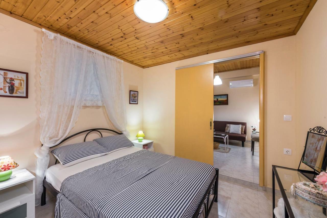 Family Holiday Apartment With Garden & Bbq Velonádes Exterior foto