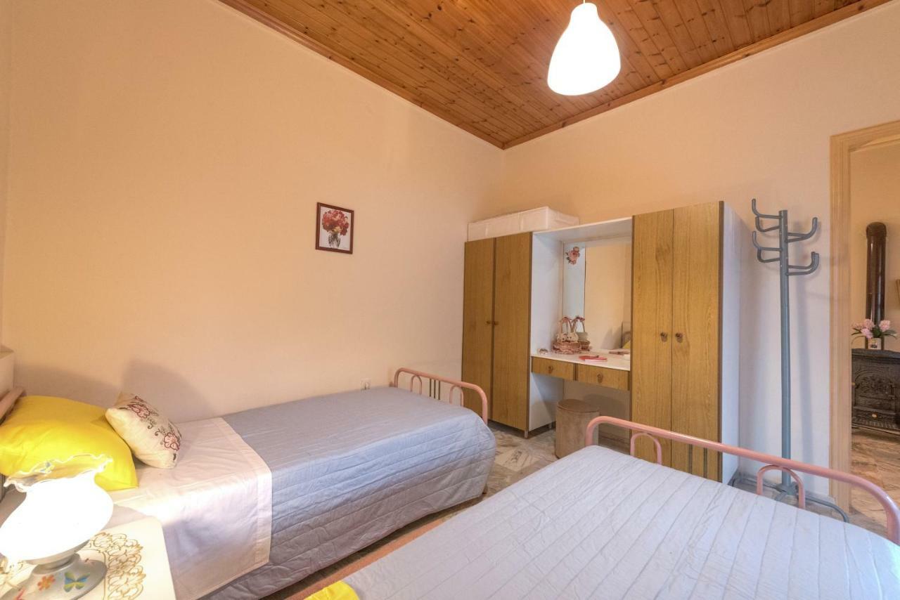 Family Holiday Apartment With Garden & Bbq Velonádes Exterior foto