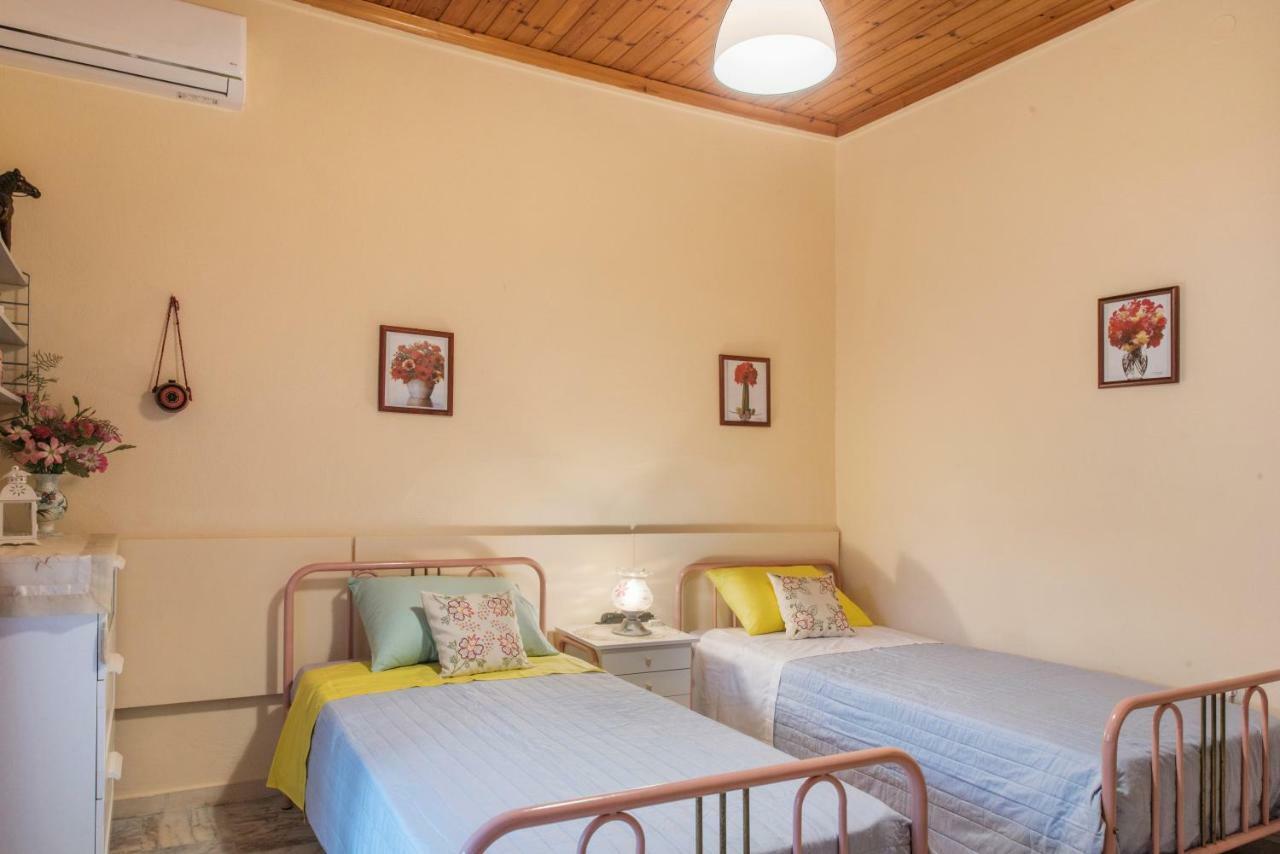 Family Holiday Apartment With Garden & Bbq Velonádes Exterior foto