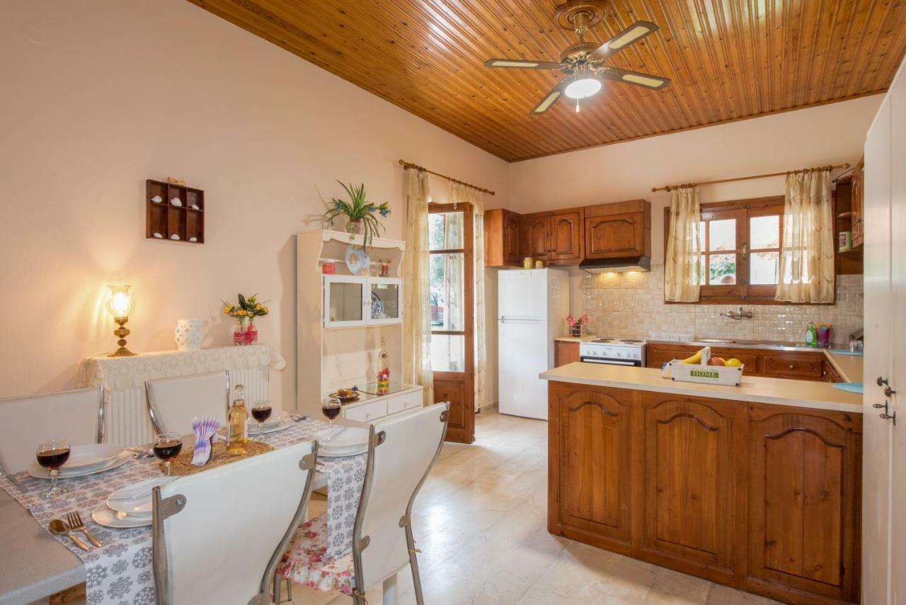 Family Holiday Apartment With Garden & Bbq Velonádes Exterior foto