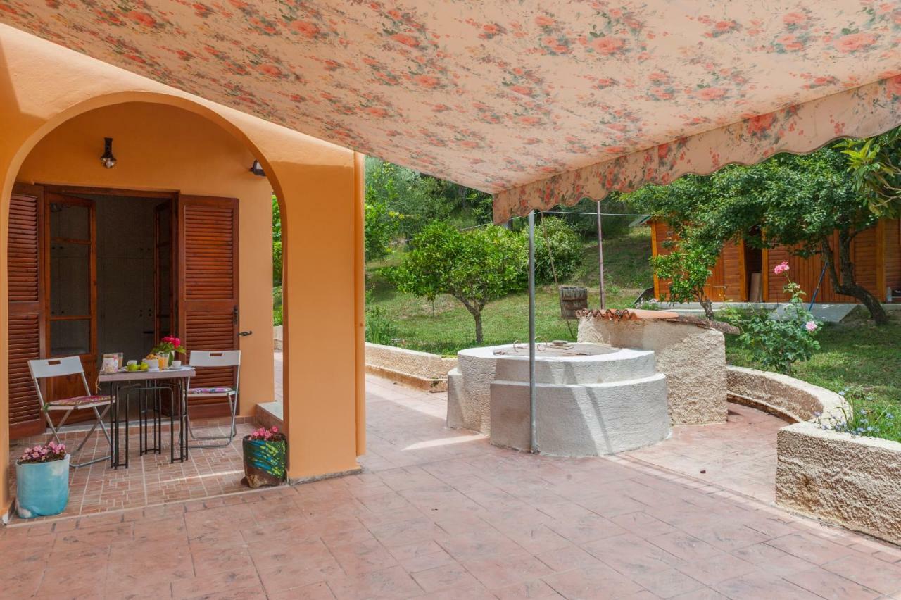 Family Holiday Apartment With Garden & Bbq Velonádes Exterior foto