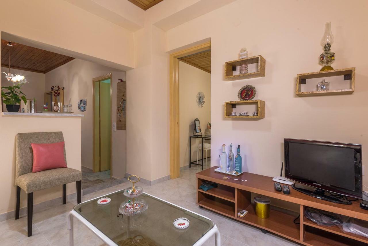 Family Holiday Apartment With Garden & Bbq Velonádes Exterior foto