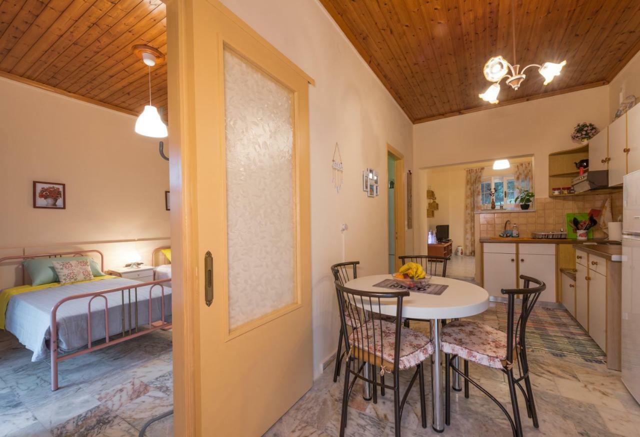 Family Holiday Apartment With Garden & Bbq Velonádes Exterior foto