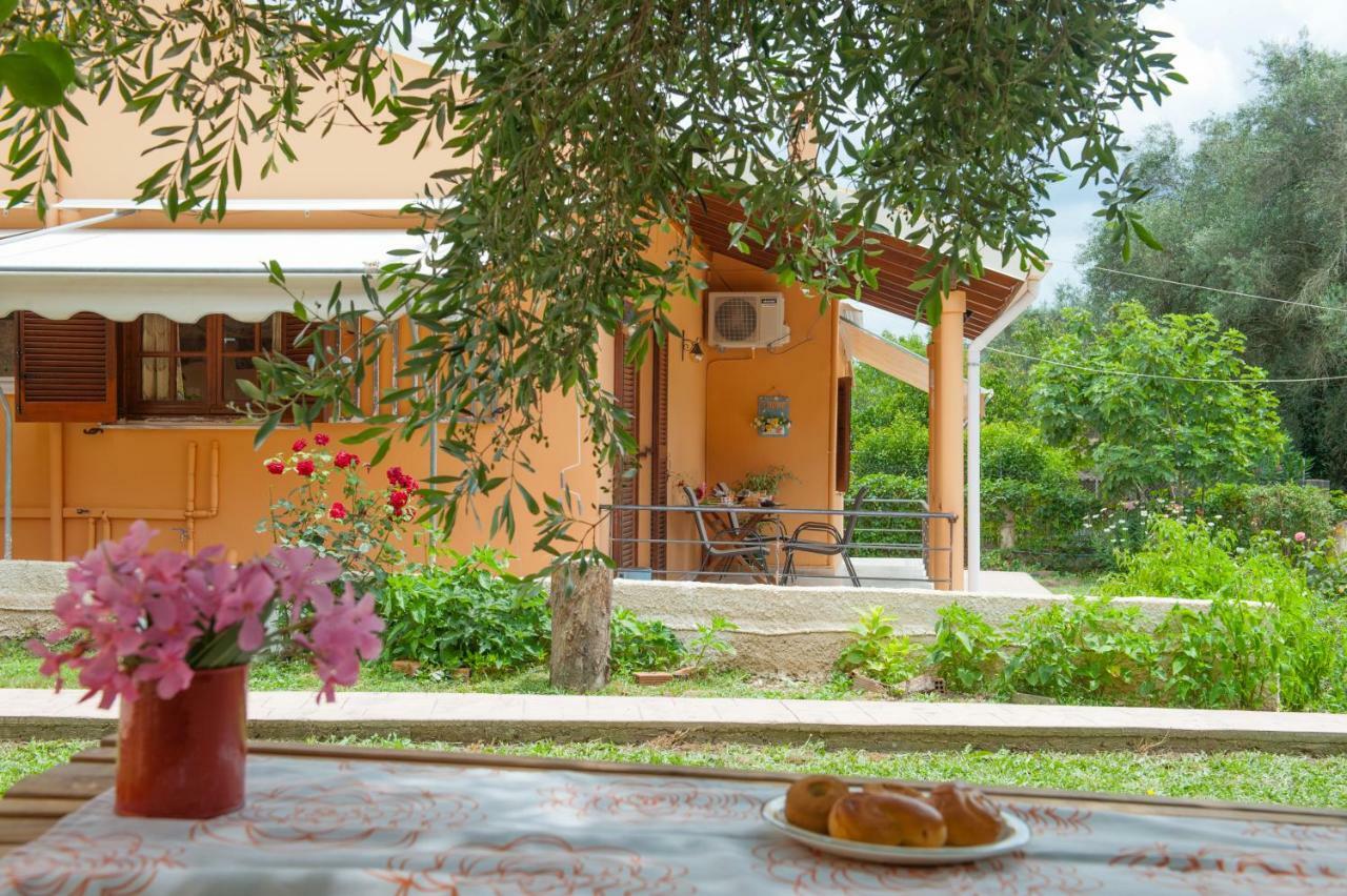 Family Holiday Apartment With Garden & Bbq Velonádes Exterior foto