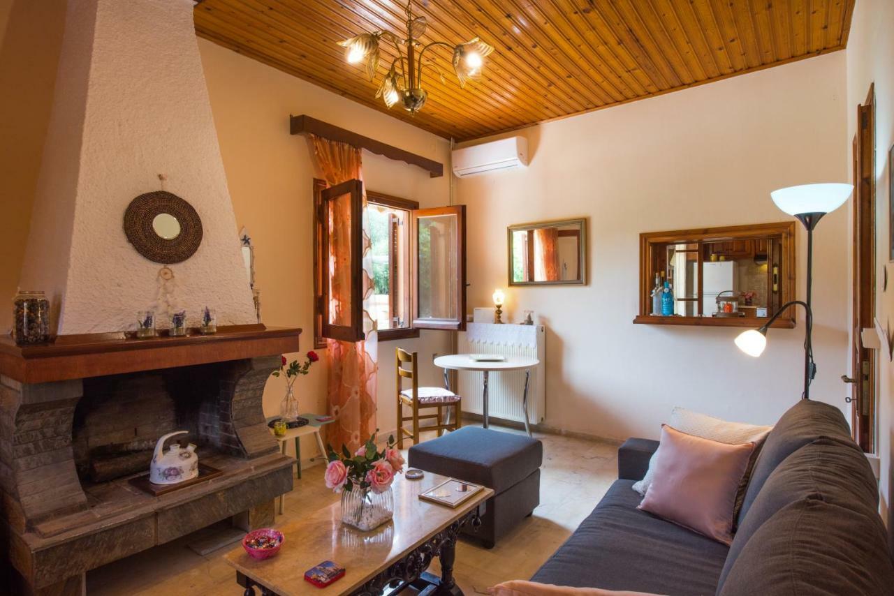 Family Holiday Apartment With Garden & Bbq Velonádes Exterior foto