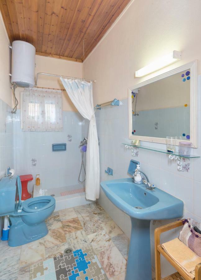Family Holiday Apartment With Garden & Bbq Velonádes Exterior foto