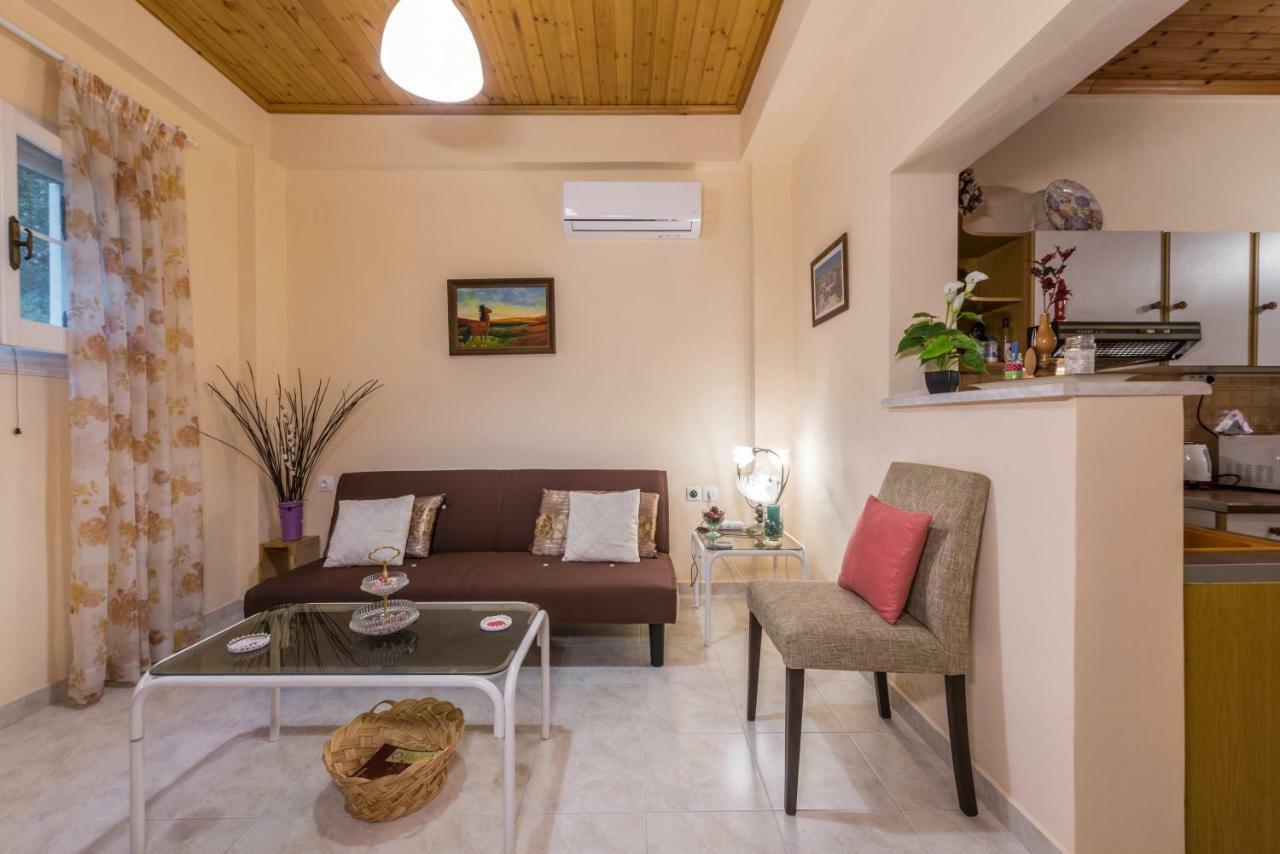 Family Holiday Apartment With Garden & Bbq Velonádes Exterior foto