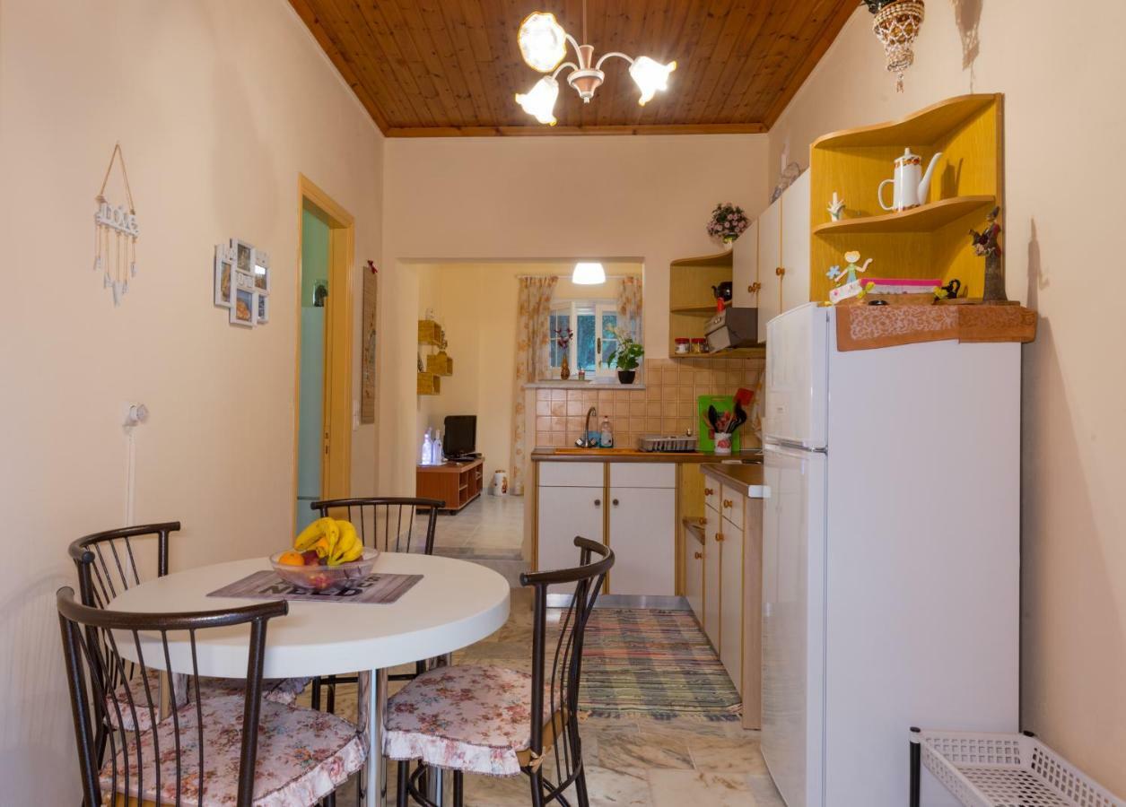 Family Holiday Apartment With Garden & Bbq Velonádes Exterior foto